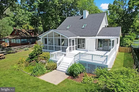 Exterior - 4958 Lerch Dr, Shady Side, MD 20764 photo 4 of 22