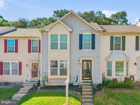 220 Foxtree Dr, Glen Burnie, MD 21061