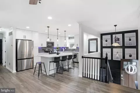Entry Way - 7803 Outing Ave, Pasadena, MD 21122 photo 1 of 3