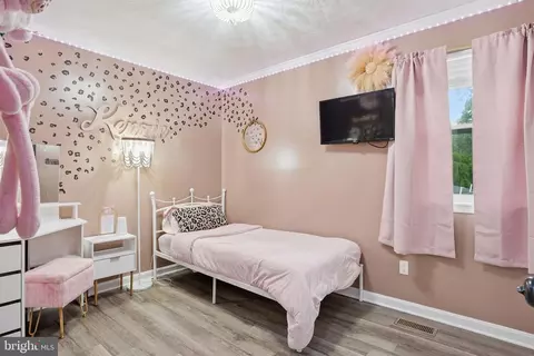 Bedroom - 7803 Outing Ave, Pasadena, MD 21122 photo 5 of 8