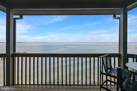 2127 Beach Village Ct #202, Annapolis, MD 21403