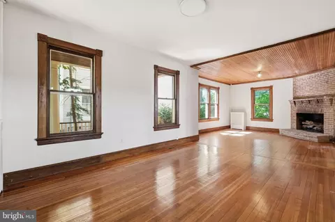 Living - 87 Shipwright St, Annapolis, MD 21401 photo 1 of 2