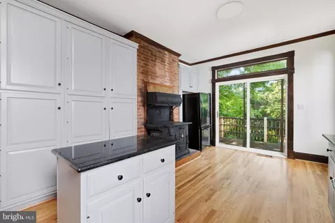 Entry Way - 87 Shipwright St, Annapolis, MD 21401 photo 4 of 6