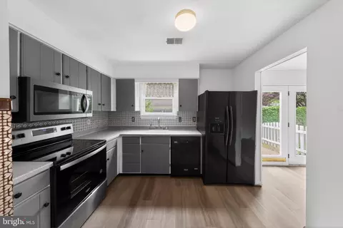 Kitchen - 1092 Brightleaf Ct, Arnold, MD 21012 photo 1 of 1