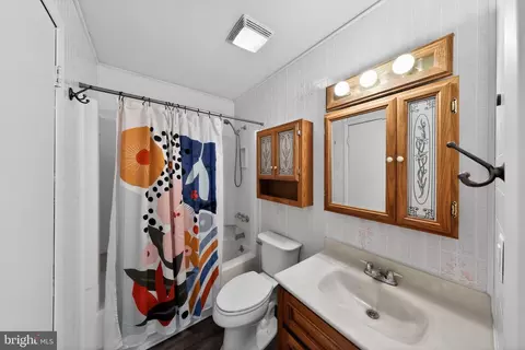 Bath - 1092 Brightleaf Ct, Arnold, MD 21012 photo 1 of 1