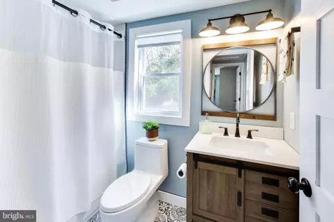 Bath - 8014 Forest Glen Dr, Pasadena, MD 21122 photo 2 of 2