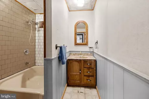 Bath - 1262 Rock Hill Rd, Pasadena, MD 21122 photo 1 of 2