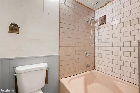 Bath - 1262 Rock Hill Rd, Pasadena, MD 21122 photo 2 of 2