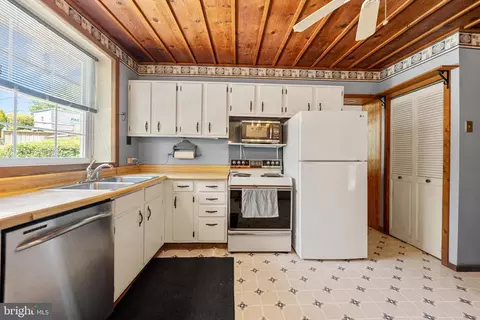 Kitchen - 1262 Rock Hill Rd, Pasadena, MD 21122 photo 2 of 2