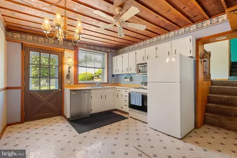 Kitchen - 1262 Rock Hill Rd, Pasadena, MD 21122 photo 1 of 2