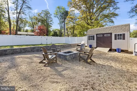 Exterior - 7625 3rd St, Pasadena, MD 21122 photo 6 of 7