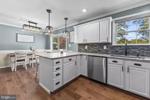 Kitchen - 7625 3rd St, Pasadena, MD 21122 photo 2 of 3
