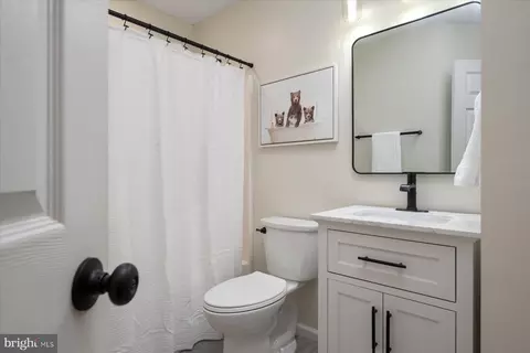 Bath - 7625 3rd St, Pasadena, MD 21122 photo 2 of 3