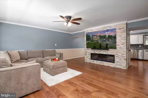 Living - 7625 3rd St, Pasadena, MD 21122 photo 1 of 3