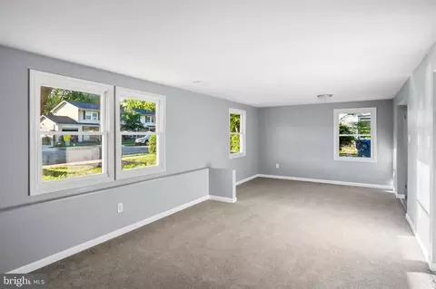 Living - 657 Chapelgate Dr, Odenton, MD 21113 photo 2 of 9