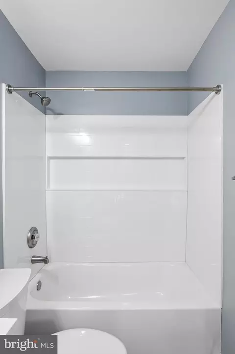 Bath - 657 Chapelgate Dr, Odenton, MD 21113 photo 5 of 5