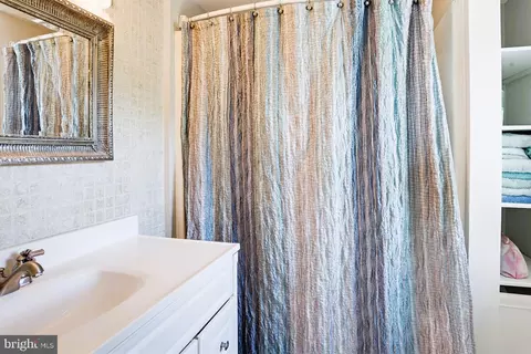 Bath - 601 Riverside Dr, Pasadena, MD 21122 photo 1 of 2