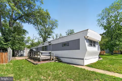 1501 Flanders Ln #I, Harwood, MD 20776
