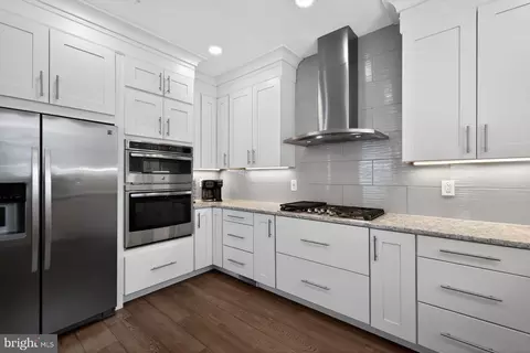 Kitchen - 8715 Silent Ct, Odenton, MD 21113 photo 3 of 5