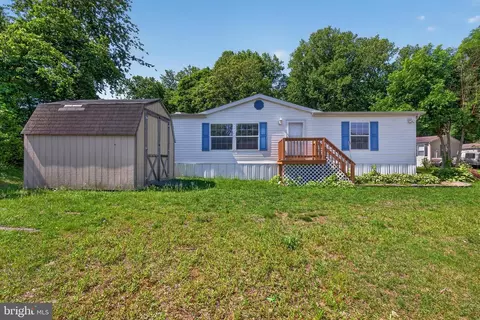 271 Janet Ct, Lothian, MD 20711 photo 2