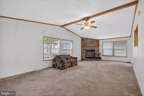 271 Janet Ct, Lothian, MD 20711 photo 9