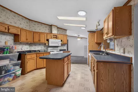 271 Janet Ct, Lothian, MD 20711 photo 6
