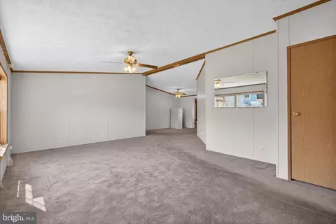 271 Janet Ct, Lothian, MD 20711 photo 4