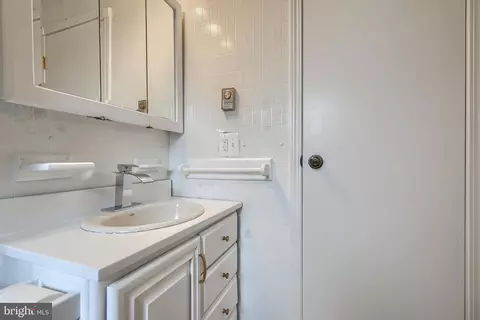 Bath - 675 211th St, Pasadena, MD 21122 photo 4 of 4