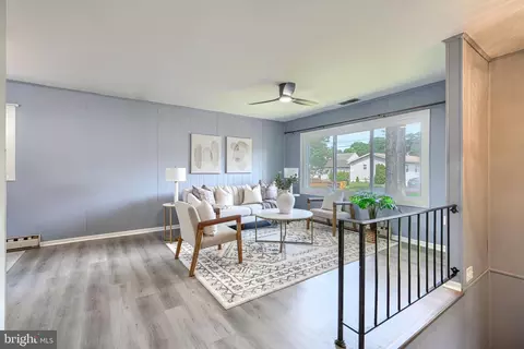 Living - 675 211th St, Pasadena, MD 21122 photo 1 of 4