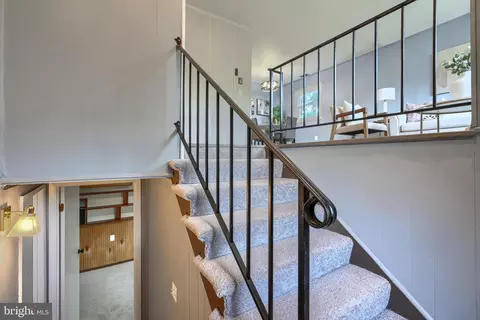 Entry Way - 675 211th St, Pasadena, MD 21122 photo 1 of 3