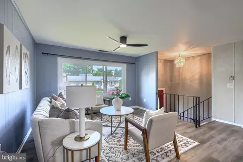 Living - 675 211th St, Pasadena, MD 21122 photo 3 of 4