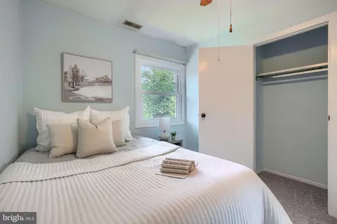 Bedroom - 675 211th St, Pasadena, MD 21122 photo 4 of 8