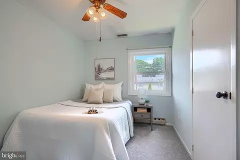 Bedroom - 675 211th St, Pasadena, MD 21122 photo 2 of 8