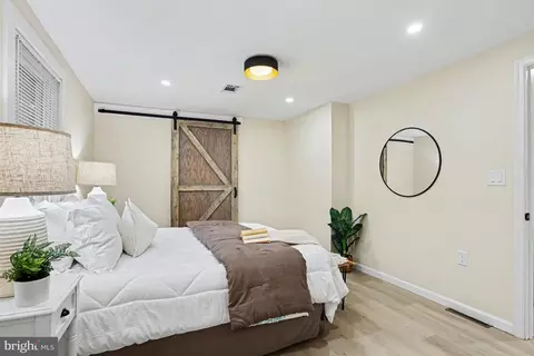 Bedroom - 910 Pierpoint Dr, Pasadena, MD 21122 photo 4 of 6