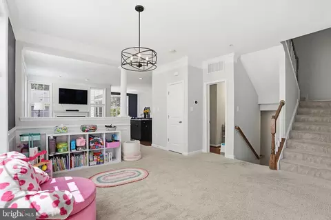 Entry Way - 911 Whitstable Blvd, Arnold, MD 21012 photo 2 of 9