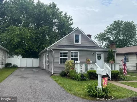 1129 Wharf Dr, Pasadena, MD 21122