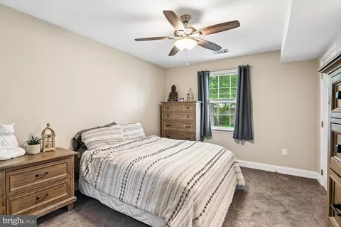 Bedroom - 1129 Wharf Dr, Pasadena, MD 21122 photo 1 of 14
