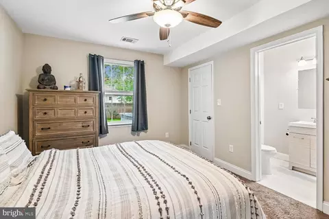 Bedroom - 1129 Wharf Dr, Pasadena, MD 21122 photo 2 of 14