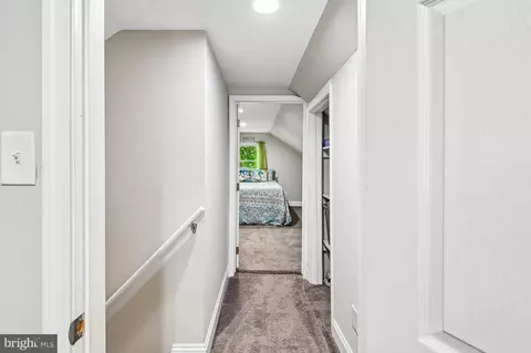 Entry Way - 1129 Wharf Dr, Pasadena, MD 21122 photo 10 of 13