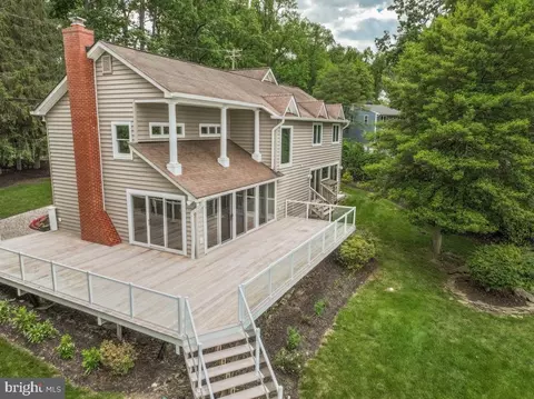 Exterior - 421 Edgewater Rd, Pasadena, MD 21122 photo 3 of 9