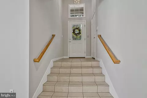 Entry Way - 421 Edgewater Rd, Pasadena, MD 21122 photo 3 of 3
