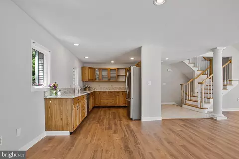 Entry Way - 421 Edgewater Rd, Pasadena, MD 21122 photo 1 of 3
