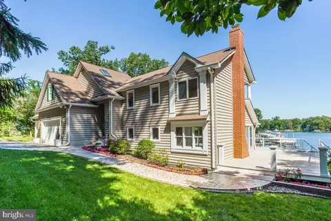 421 Edgewater Rd, Pasadena, MD 21122