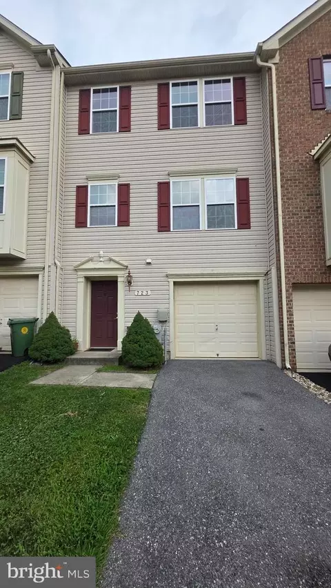 723 Olive Wood Ln, Baltimore, MD 21225