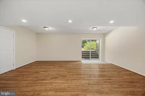 Living - 674 207 Th St, Pasadena, MD 21122 photo 3 of 5