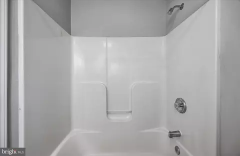 Bath - 674 207 Th St, Pasadena, MD 21122 photo 1 of 2
