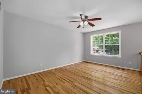 Living - 674 207 Th St, Pasadena, MD 21122 photo 1 of 5