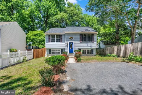 674 207 Th St, Pasadena, MD 21122