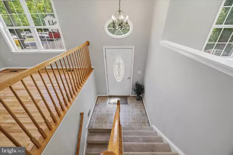 Entry Way - 674 207 Th St, Pasadena, MD 21122 photo 1 of 3