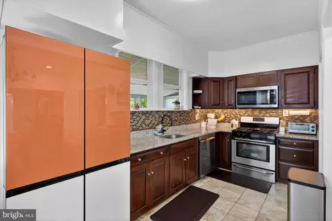 Kitchen - 311 Townsend Ave, Brooklyn, MD 21225 photo 1 of 1
